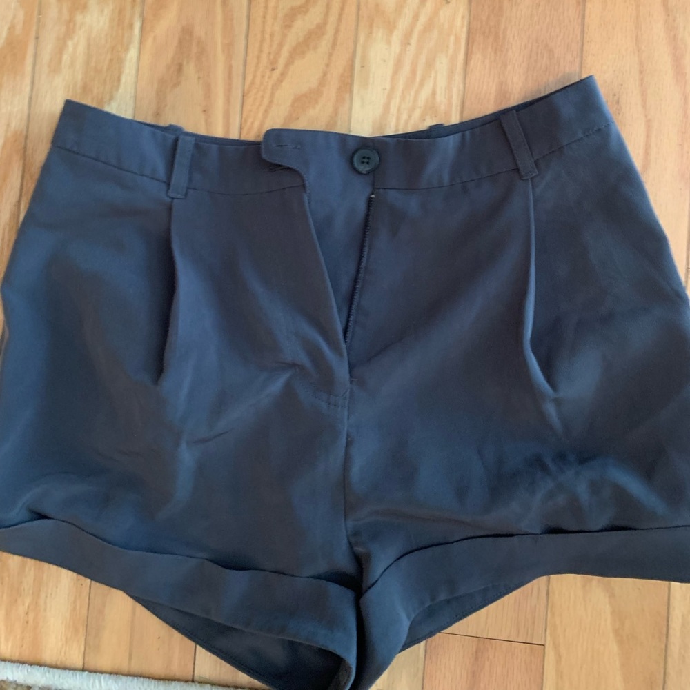 Grey shorts satin!